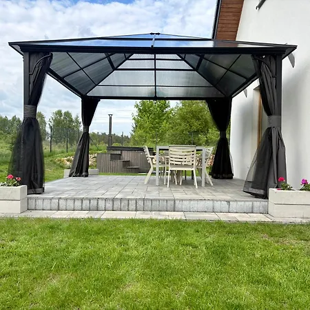Semesterbostad Nowy Dom Sajzy 34 Na Mazurach, Balia Ogrodowa Z Funkcja Jacuzzi